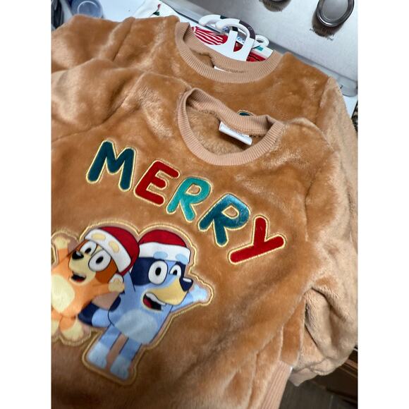 NWT Bluey Bingo Sherpa sweatshirt Christmas Size 18 months - Picture 2 of 4